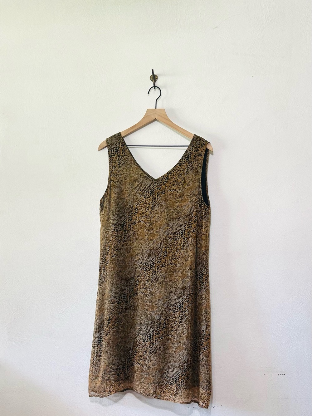 Vintage Sleeveless V-Neck Leopard Print Silk Shift Dress